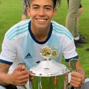 17 Year Old Estudiantes Wonderkid On Verge Of Joining Manchester City For 12 Million Euros