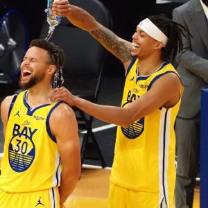 "Steph Curry, welcome to the club": Klay Thompson and Magic Johnson call Warriors star the GOAT shooter, congratulate him for career high 62 points
