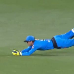 'What a keeper': Adam Gilchrist lauds Alex Carey's catch to dismiss Mackenzie Harvey in BBL 2020-21