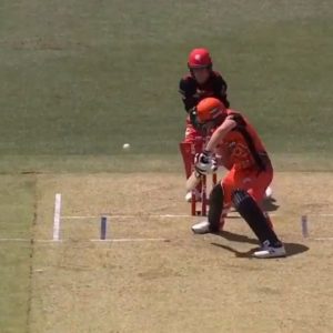 Colin Munro: Watch Scorchers batsman plays reverse late cut for a single vs Renegades in BBL 10
