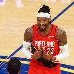 "Robert Covington will be on Shaqtin-a-Fool tonight": Warriors' bench goes NUTS as Blazers forward commits a bad turnover for double-dribble