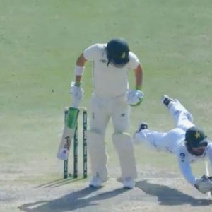 Mohammad Rizwan catch vs South Africa: Rizwan's spectacular catch dismisses Dean Elgar shortly after hand injury