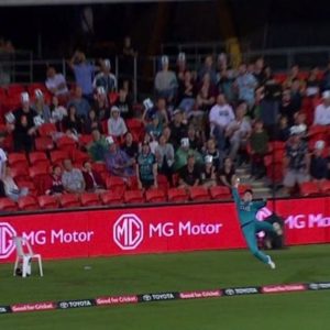 Max Bryant fielding vs Melbourne Stars: Bryant pulls off insane boundary save amid Brisbane Heat's BBL 10 fielding exhibition
