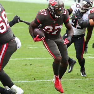 Ronald Jones awarded with high PFF rushing grade for 2020-21 NFL season