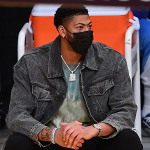 'Anthony Davis got duped': Lakers star sells Westlake Village mansion at a $1 million loss after purchasing it in 2018