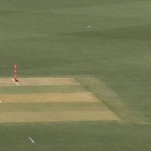 Jason Roy catch: Watch Scorchers batsman grabs absolute stunner to dismiss Shaun Marsh in BBL 10