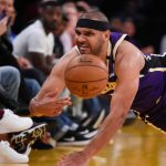 "Who even is this Jared Dudley?!": Twitter reacts to Lakers forward's comments on Paul George in his book 'Inside the NBA Bubble'