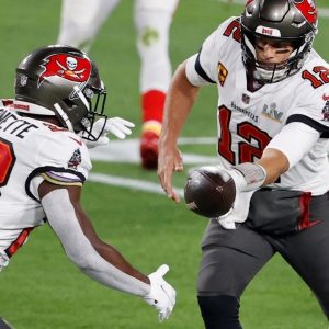 Leonard Fournette reveals Tom Brady texted team "We WILL win" at 11:00 in the night