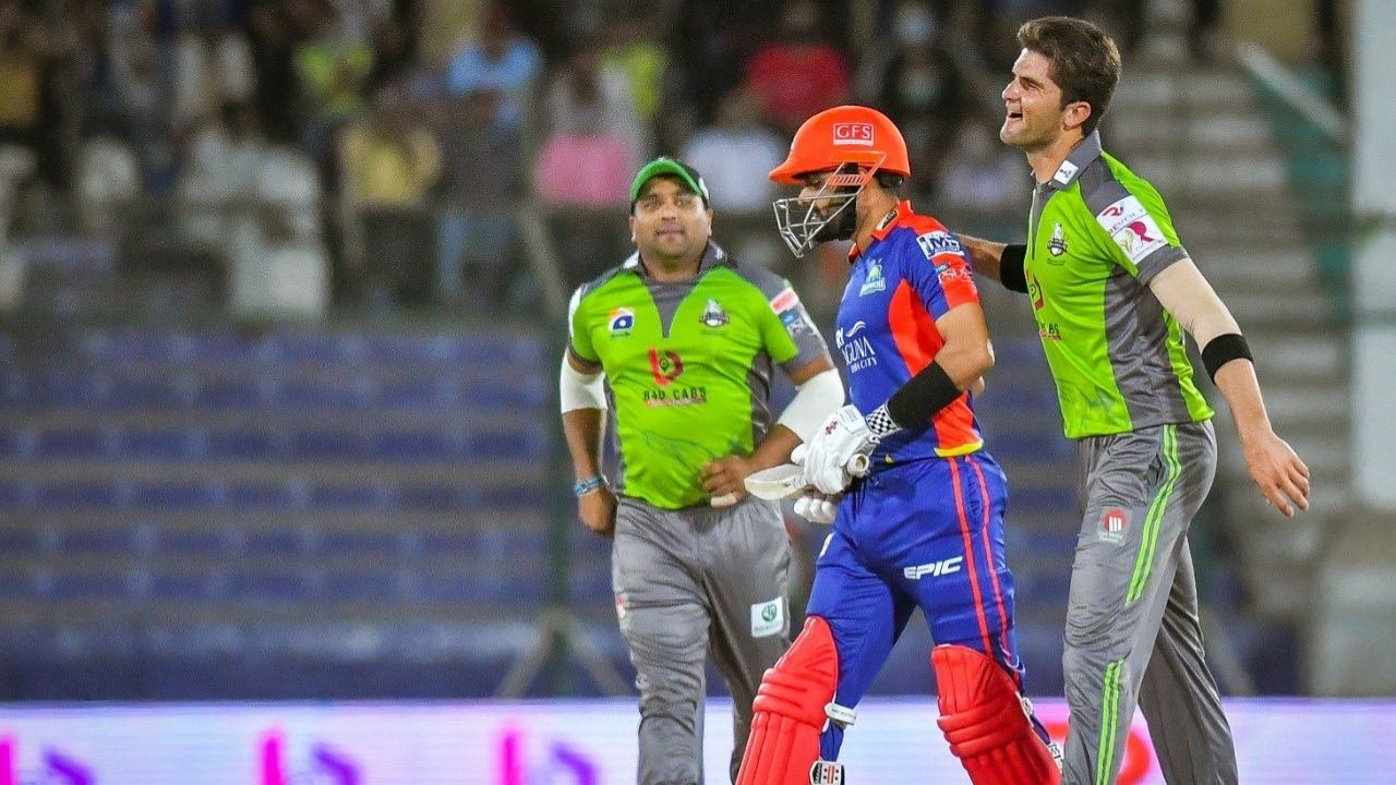 "Goosebumps": Shaheen Shah Afridi hugs Babar Azam after dismissing him in Karachi vs Lahore PSL 2021 clash
