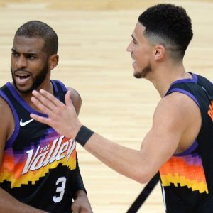 "What Chris Paul is doing is unreal as well": Heat legend Dwyane Wade agrees with adulation for the Point God for his play at the age of 36