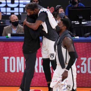 Kevin Durant has been playing a huge role in Klay Thompson's Achilles rehab: "I talk to Klay a couple of times every week"