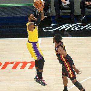 'Stop it LeBron James': Draymond Green left in awe of Lakers star's 4th quarter performance against Ja Morant's Grizzlies