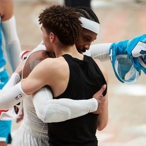 "LaMelo Ball is going to be in the league for a long time so you might as well use it": Carmelo Anthony give NBA media his blessing to call the Hornets rookie 'Melo'