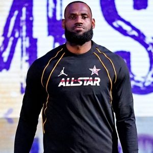 "LeBron James and Kevin Durant win against Larry Bird and Magic Johnson in a 2 on 2": Quinn Cook sides with former Lakers teammate and Nets superstar in hypothetical debate