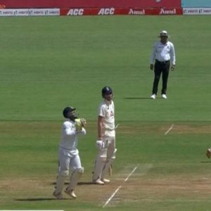 D Sibley cricket dismissal: Rishabh Pant and Shubman Gill combine to dismiss Dom Sibley in bizarre way
