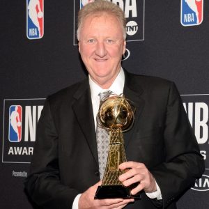 Lakers legend Magic Johnson reveals when he became friends with Celtics legend Larry Bird, despite hating him for half a decade: “His mom said I’m her favorite basketball player”