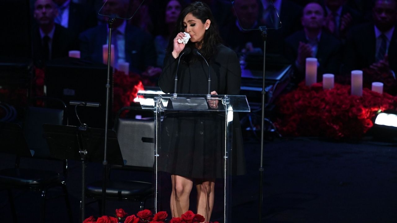 "Vanessa Bryant wins lawsuit against LA County": Kobe Bryant's widowed wife gets court permission to name deputies who released footage of the ill-fated helicopter crash site