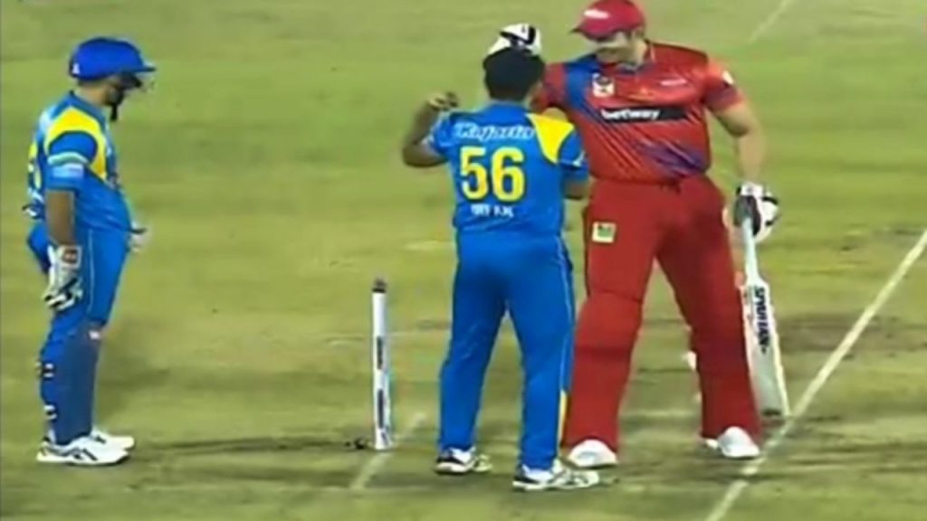 C Tremlett: Irfan Pathan and Chris Tremlett share a light moment by comparing biceps in Road Safety World Series