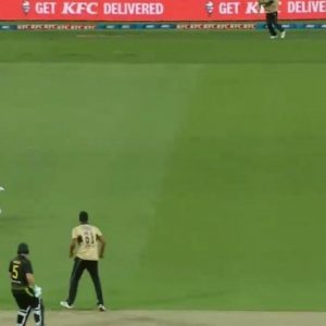 "What a catch": Kane Williamson dives to his right to dismiss Marcus Stoinis off Ish Sodhi in 4th T20I