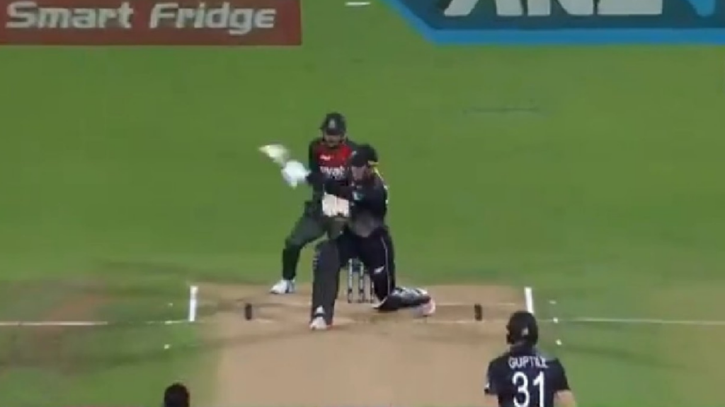 Finn Allen cricket: RCB batsman reverse sweeps Nasum Ahmed to score first T20I runs in Napier T20I