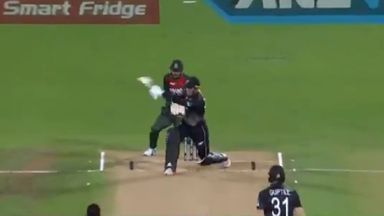 Finn Allen cricket: RCB batsman reverse sweeps Nasum Ahmed to score first T20I runs in Napier T20I