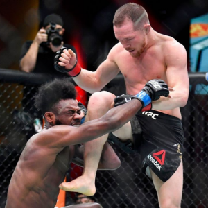 Illegal knee UFC 259