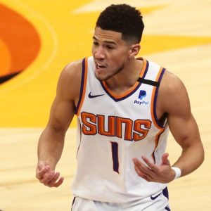 “That Devin Booker ejection is ridiculous”: Kevin O’Connor lambasts ‘soft’ referees for ejecting Suns star in game against LeBron James and the Lakers