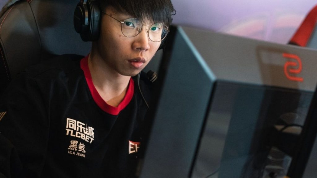 Team D Disqualified: vtfaded and In your dream Team D is disqualified from 2nd qualifiers due to transfer deadline violations