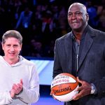 "Michael Jordan smoked a cigar before dropping 55 on our heads": Chris Webber and Rod Strickland reminisce about a GOAT-level performance by the Bulls legend