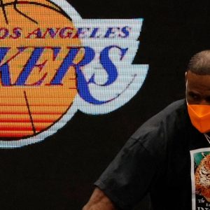 “LeBron James has seen enough”: Lakers MVP caught leaving game against Wizards amidst embarrassing loss to Russell Westbrook and co.