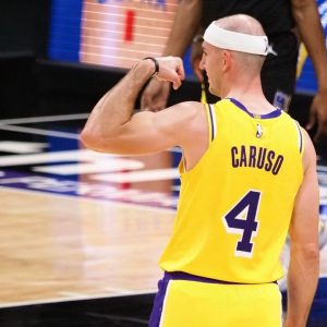 "Proud moment watching my son play": Ernie Johnson hysterically trolls Lakers' Alex Caruso, calls him his own son in response to fans
