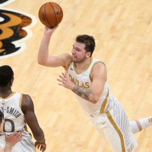 Luka Doncic buzzer beater - LeBron James reacts to the Mavs superstar's latest legendary game winning 3-pointer: 'C'mon Luka you can't be serious man"