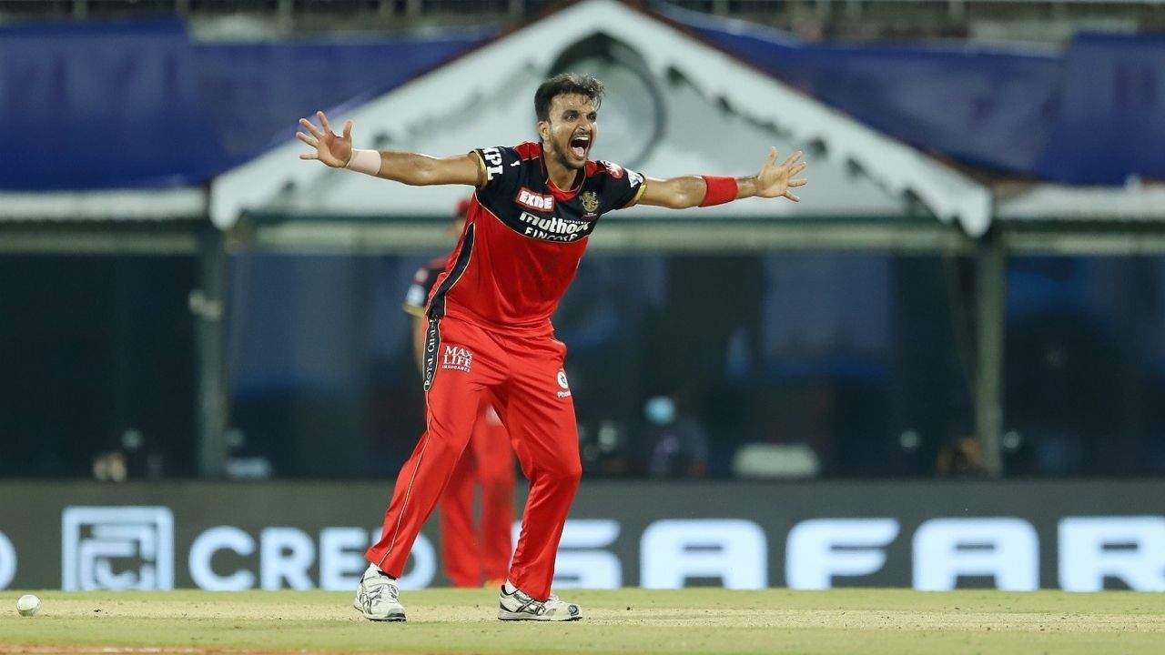 "Take a bow": Aakash Chopra admires Harshal Patel's maiden IPL five-wicket haul vs Mumbai Indians in IPL 2021