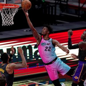 “Don’t do that!” Jimmy Butler talks trash to Andre Drummond after drilling clutch jumper over him in Heat win over Lakers without LeBron James