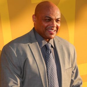 "Charles Barkley kissed Dick Bavetta": When Chuck raced this 67-year-old referee at the 2007 NBA All-Star Weekend before they locked lips briefly