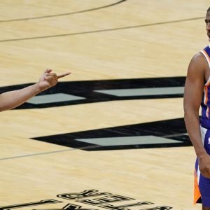 "Trying to break my record of not winning no championships”: Chris Paul pokes fun at his Playoff woes ahead of potential Suns matchup against LeBron James and the Lakers