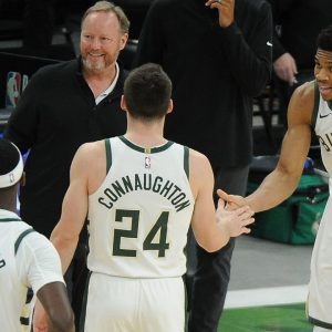 "Giannis wanted to be a soccer player growing up": Bucks MVP displays his impressive soccer skills amidst blowout Game 2 win over Jimmy Butler and the Heat