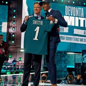 "It's there any way, you can be converted to Philadelphia 76ers fan" Eagles rookie Devonta Smith reveals that he is a Boston Celtics fan
