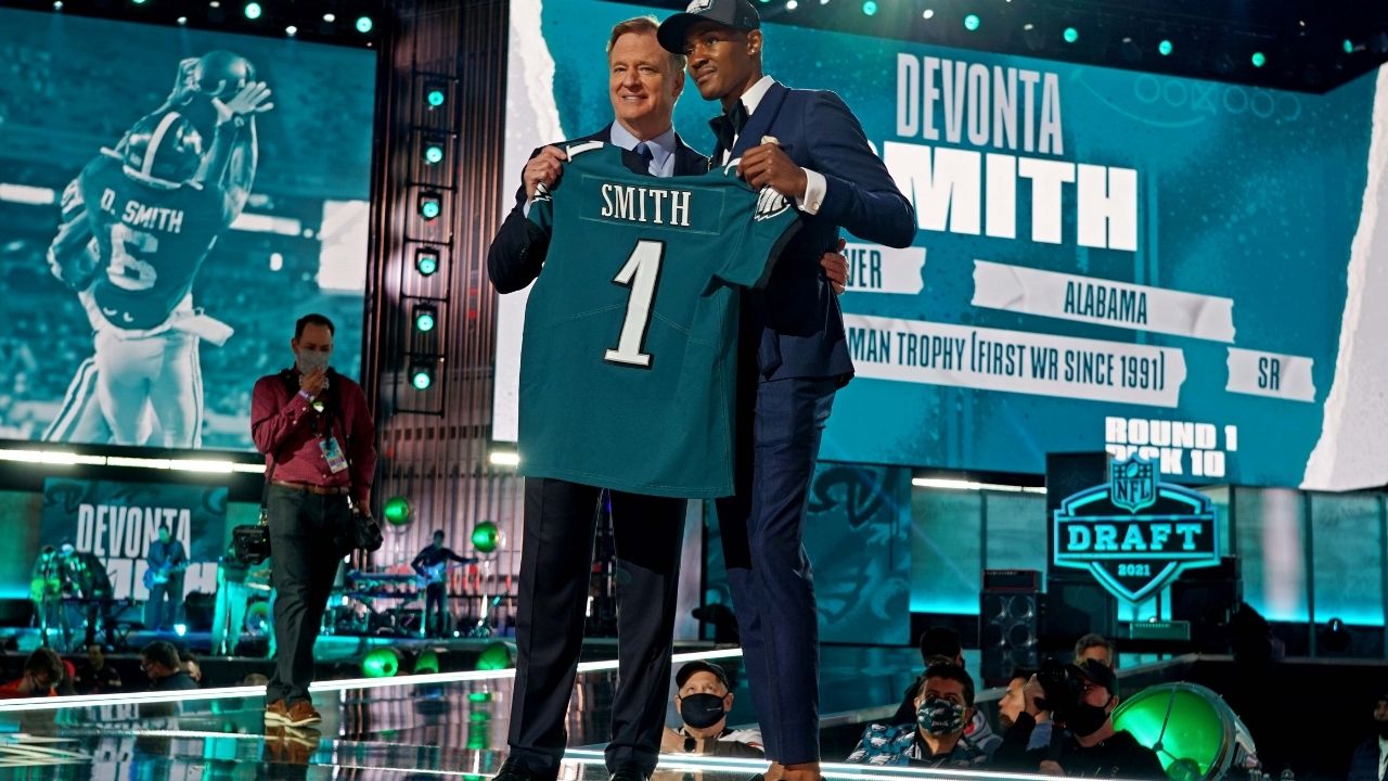"It's there any way, you can be converted to Philadelphia 76ers fan" Eagles rookie Devonta Smith reveals that he is a Boston Celtics fan