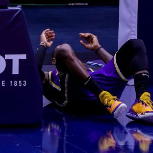 "It was a tweak, I'll be fine": LeBron James provides ankle injury update after collision with Nickeil Alexander-Walker in Lakers vs Pelicans