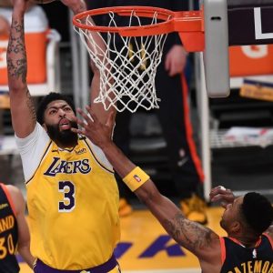 “Lakers have a lot of doubt in their locker room”: Anthony Davis laughs at the notion of LeBron James and co lacking chemistry during play in game