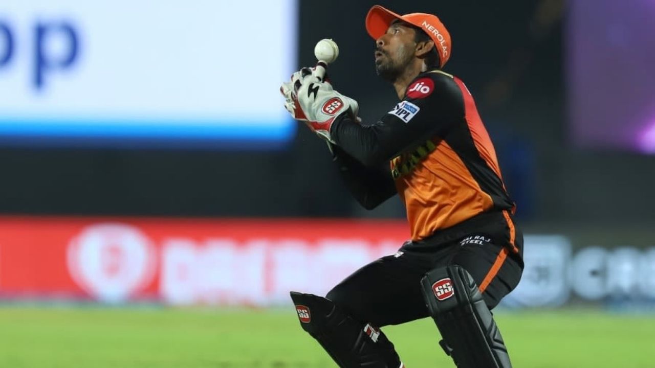 "Resumption of IPL 2021 is doubtful": Wriddhiman Saha opines on playing IPL 2021 without overseas players