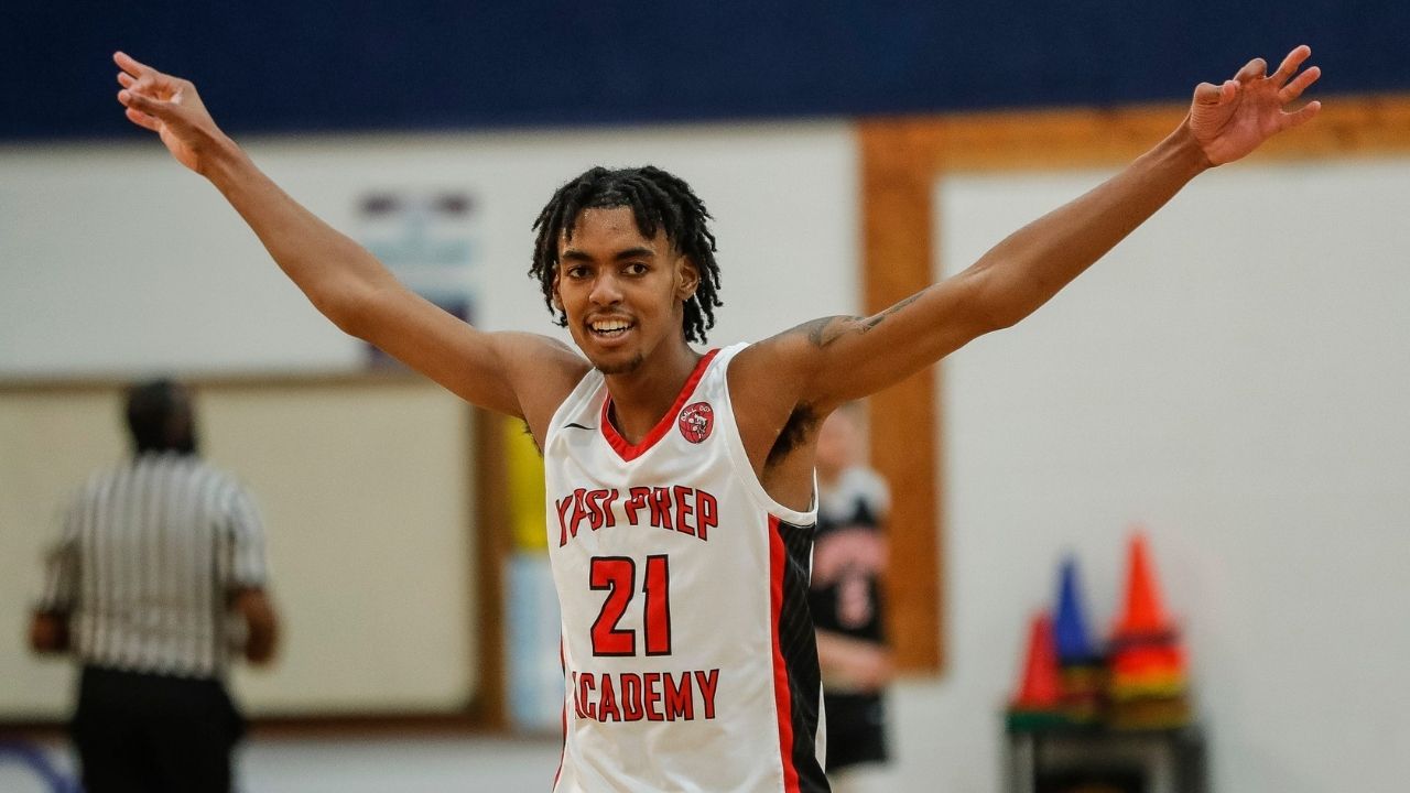 "Emoni Bates could very well play at the G-League!": NBA Twitter reacts to the high-school phenom reclassifying to the Class of 2021