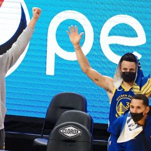 "Klay Thompson is doing everything in his power to comeback 100%": Stephen Curry shows us all how much he missed his Splash Brother