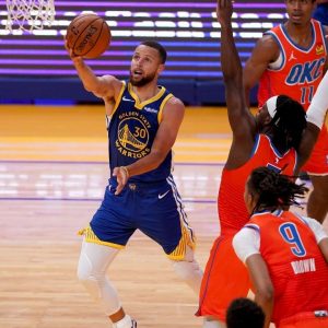 "Stephen Curry is harnessing his butt strength": NBA Fans can't believe the Warriors superstar's stunning stats since returning from a tailbone injury
