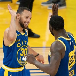 “Steph Curry doesn’t complain about a lack of veterans”: Draymond Green sings Warriors MVP’s praise for not whining about a lack of help on the team
