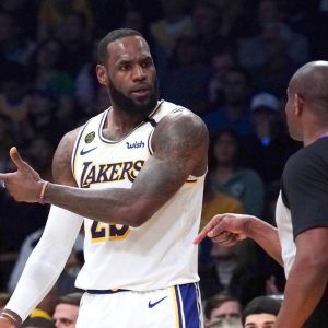 Shaquille O'Neal agrees with Lakers superstar LeBron James amid criticism over newly added play-in tournament: "I don't ever want to see this play-in tournament again after this year"
