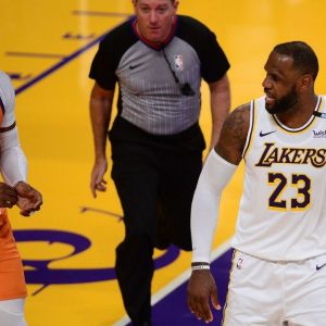 “Jae Crowder stares down LeBron James”: Suns forward turns into a meme after hard fouling Lakers MVP in Game 4 win over the Lakers