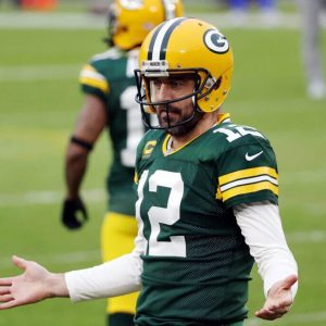 "Aaron Rodgers Should Retire Midseason": Fans Reprimand Packers QB After Disastrous Outing Against Jets