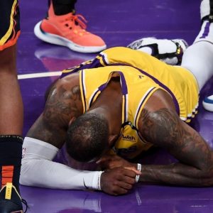"LeBron James hits the greatest shot in NBA play in history": Lakers star buries Warriors, signing off with a game-winning 3-pointer
